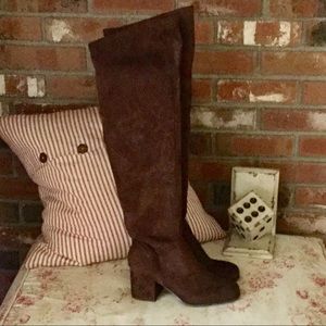 Christian Siriano  brown over the Knee suede boots